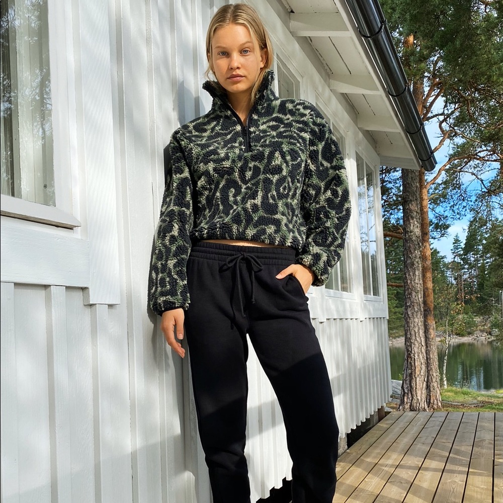 TNA 1/4 zip polar fleece